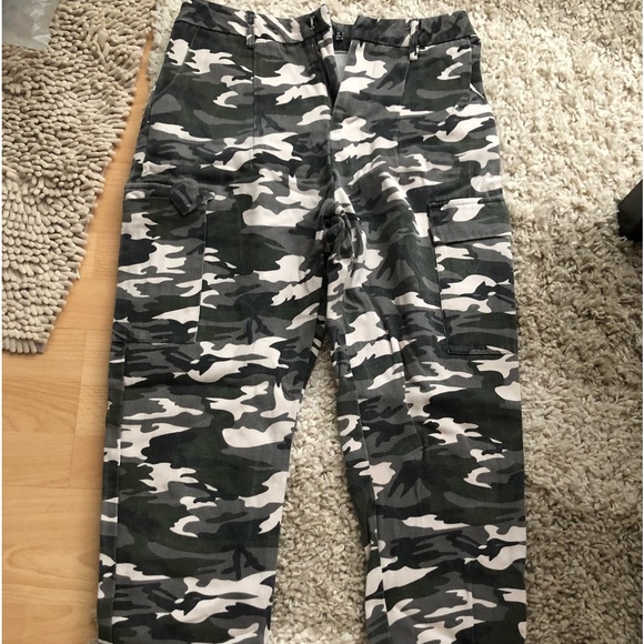 Jeans - Picture 1 of 2